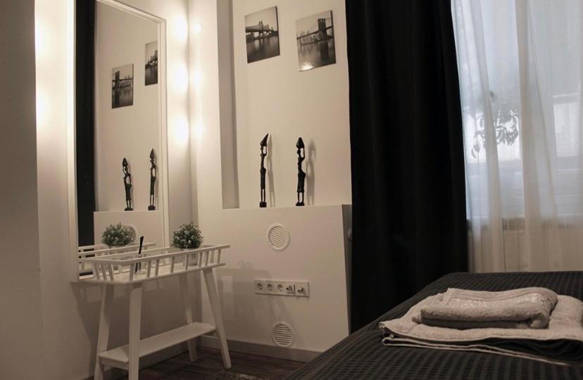 Elegant Apartment In The Center Of София Екстериор снимка